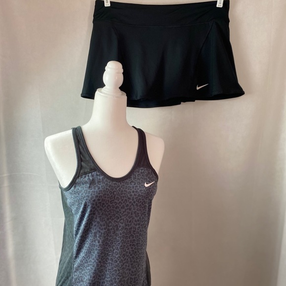 NIKE 2 piece tennis outfit.